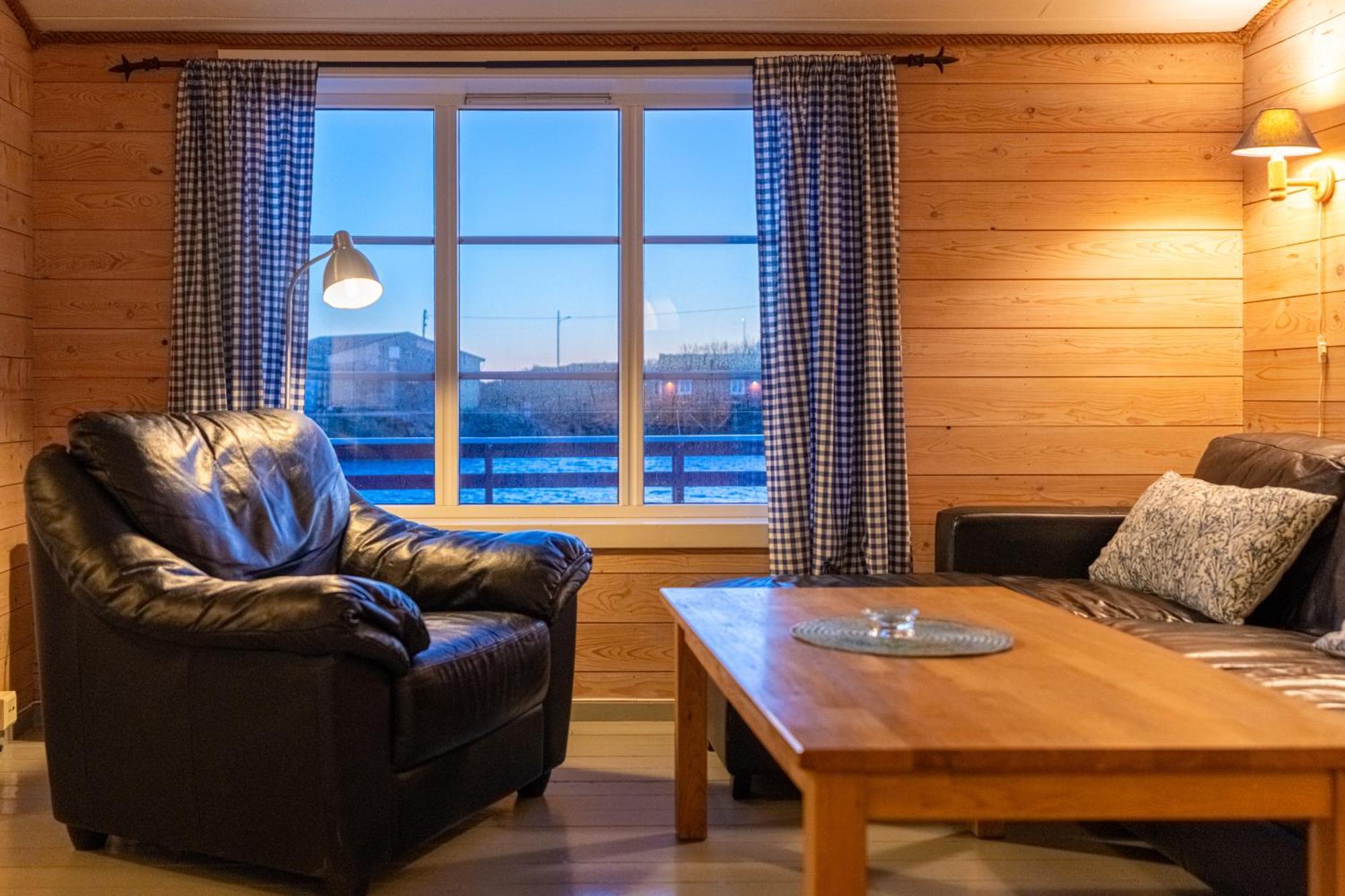 Henningsvaer Rorbuer Hotel Exterior foto